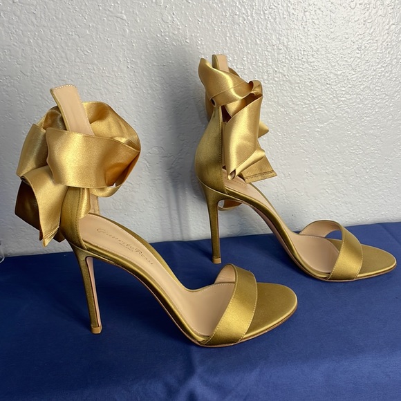 GIANVITO ROSSI gold satin heels 38 - Picture 4 of 11